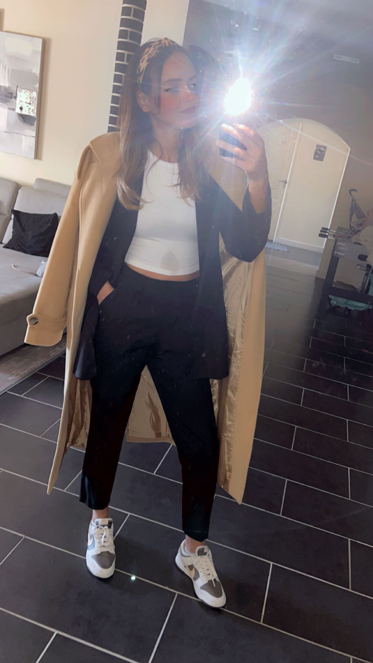 OOTD Manteau beige et costume noir deux pièces