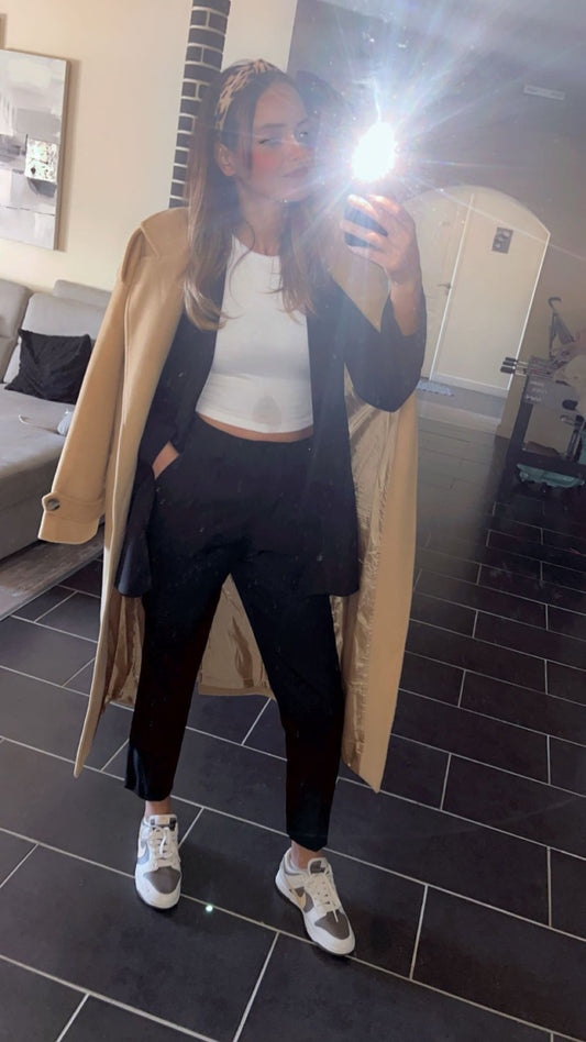 OOTD Manteau beige et costume noir deux pièces - leyily
